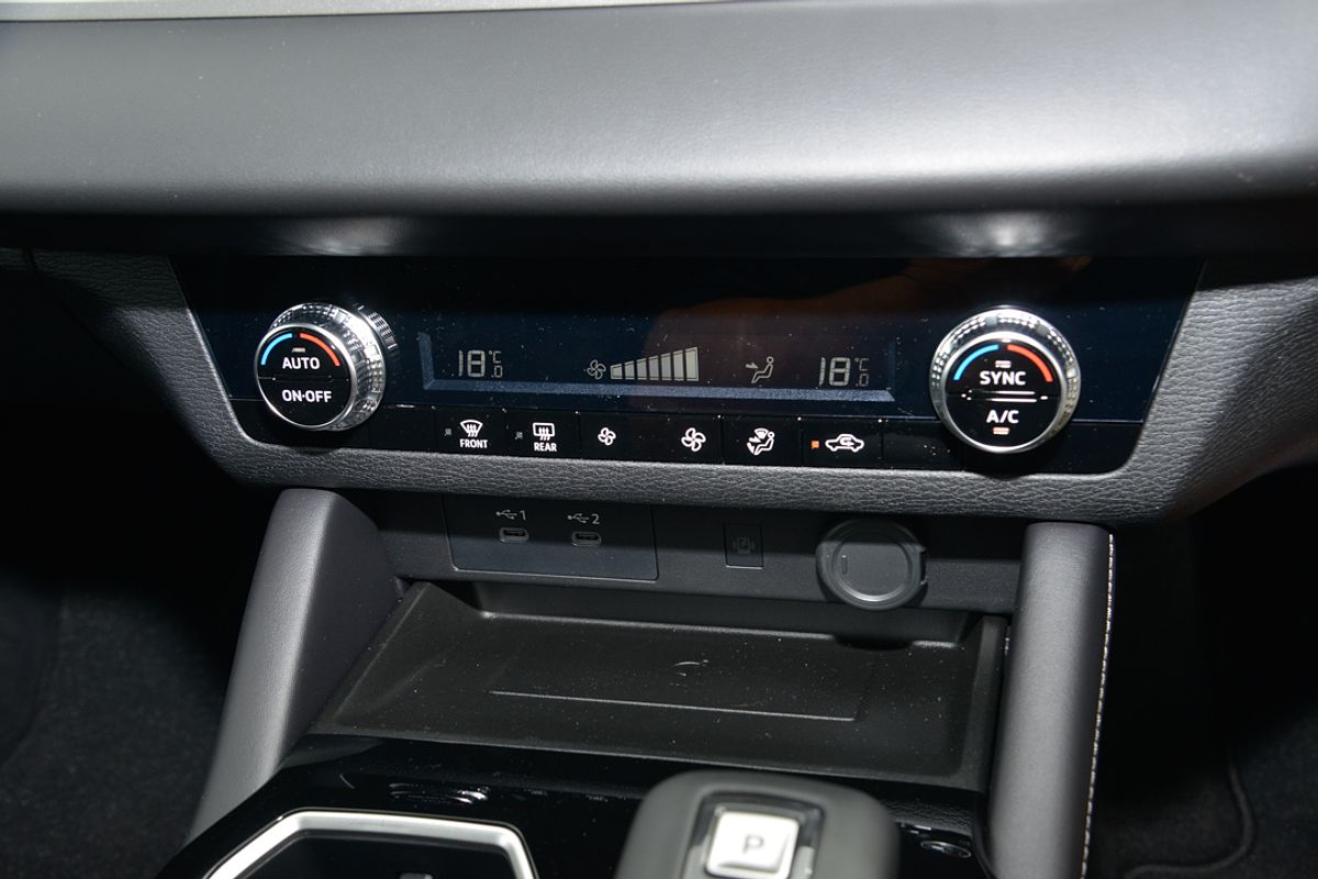 2025 Mitsubishi Outlander LS ZM