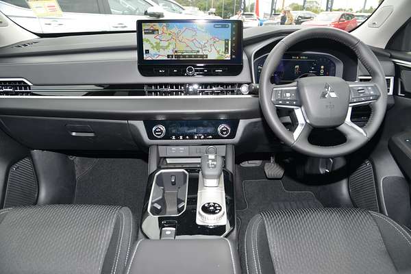 2025 Mitsubishi Outlander LS ZM