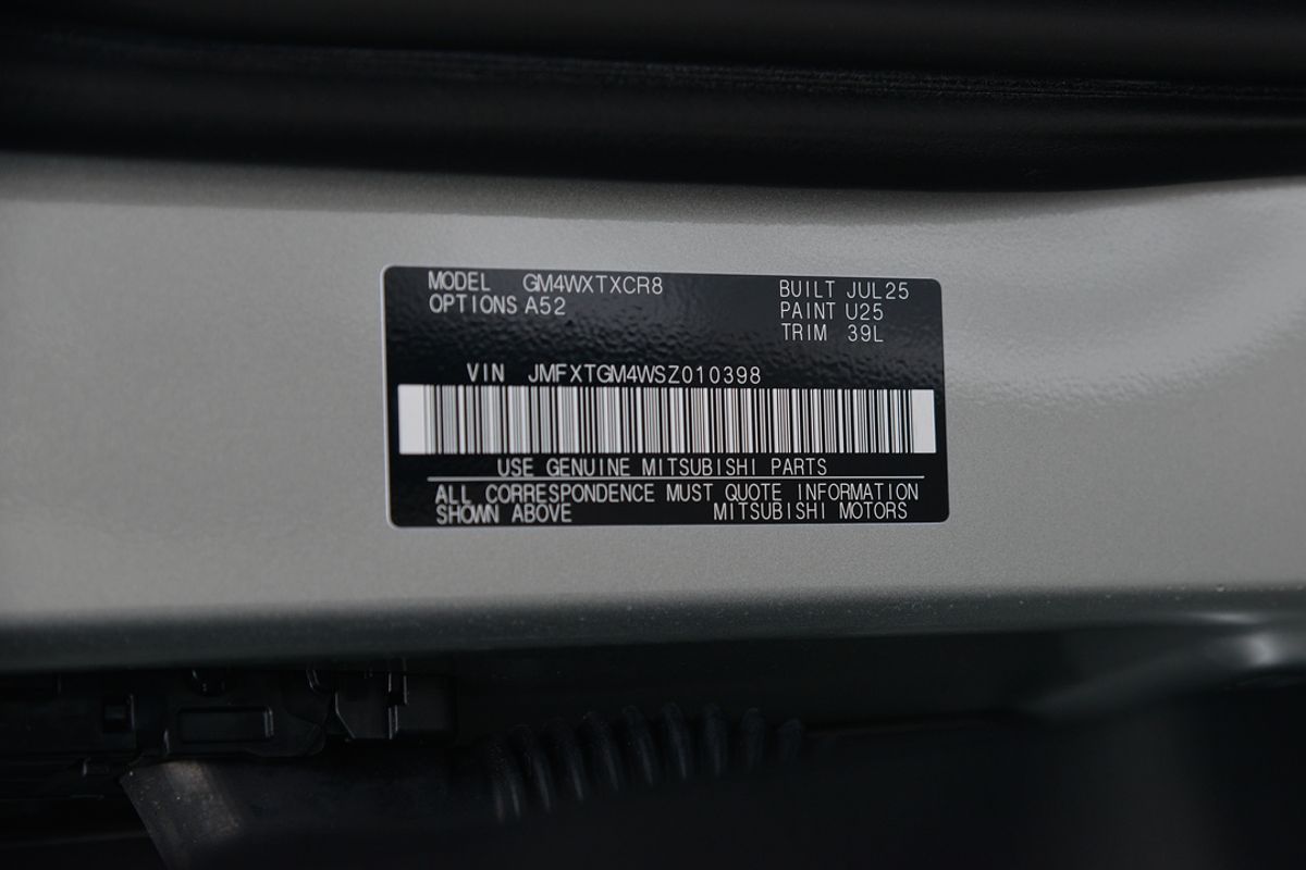 2025 Mitsubishi Outlander LS ZM