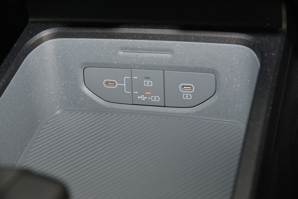 2025 Kia Tasman SX TK 4X4