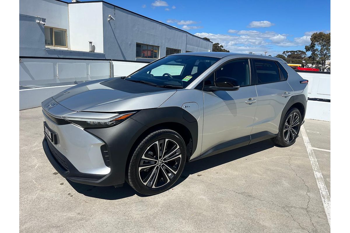 2024 Toyota bZ4X XEAM10R