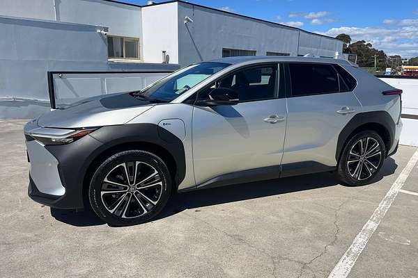 2024 Toyota bZ4X XEAM10R