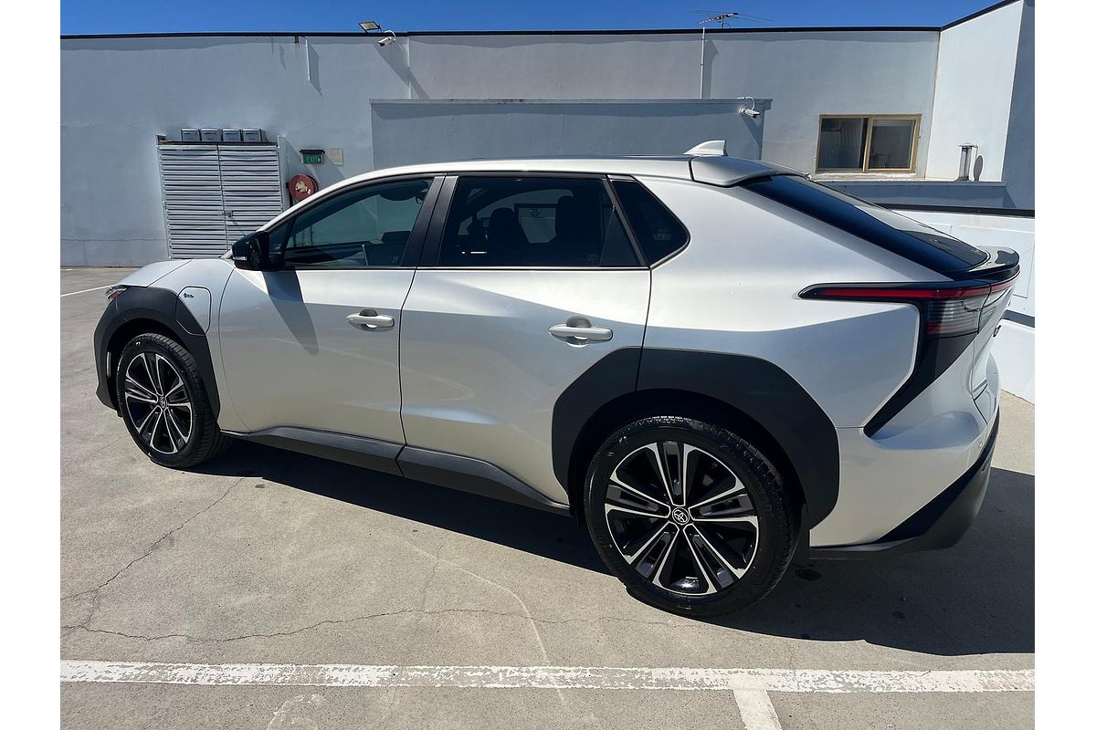 2024 Toyota bZ4X XEAM10R
