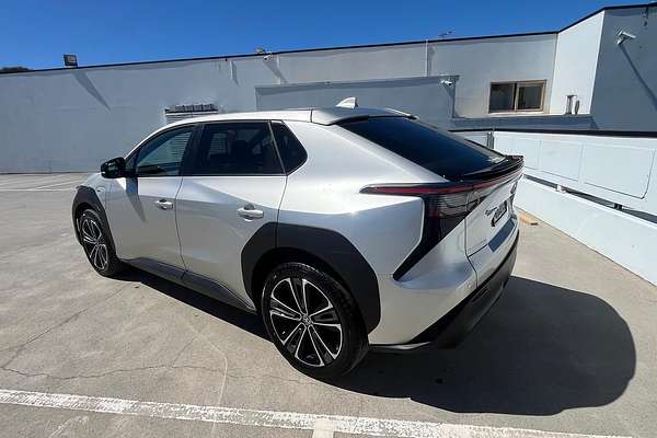 2024 Toyota bZ4X XEAM10R