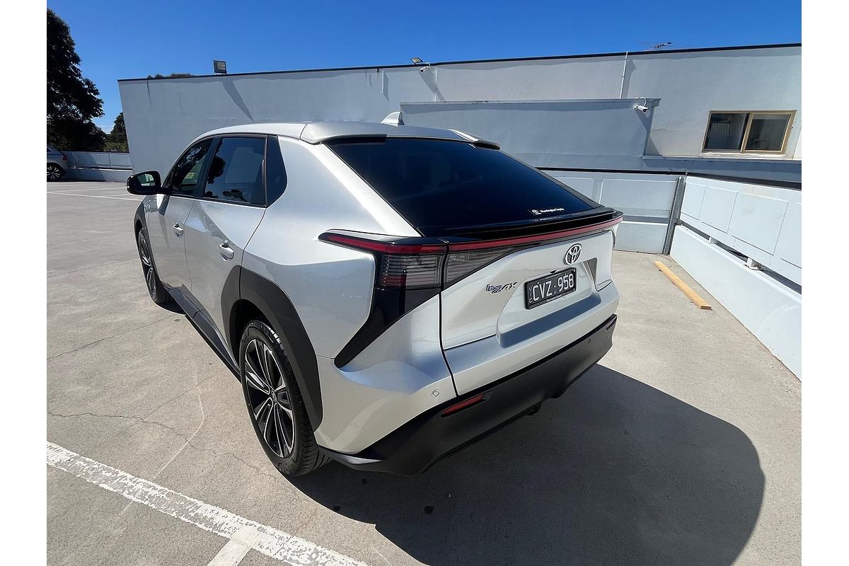 2024 Toyota bZ4X XEAM10R