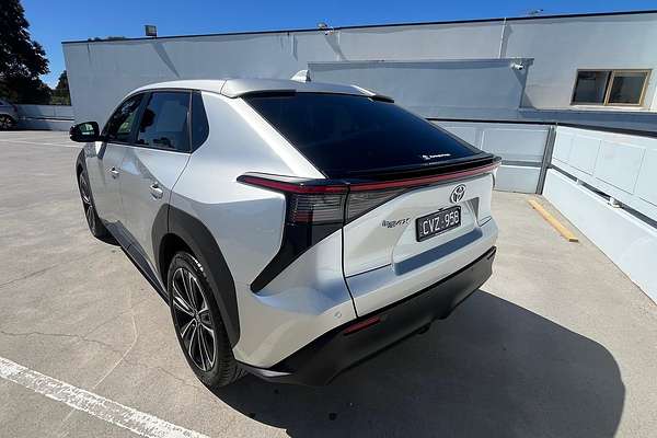 2024 Toyota bZ4X XEAM10R