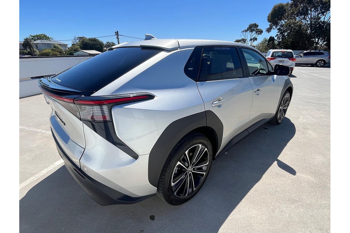 2024 Toyota bZ4X XEAM10R