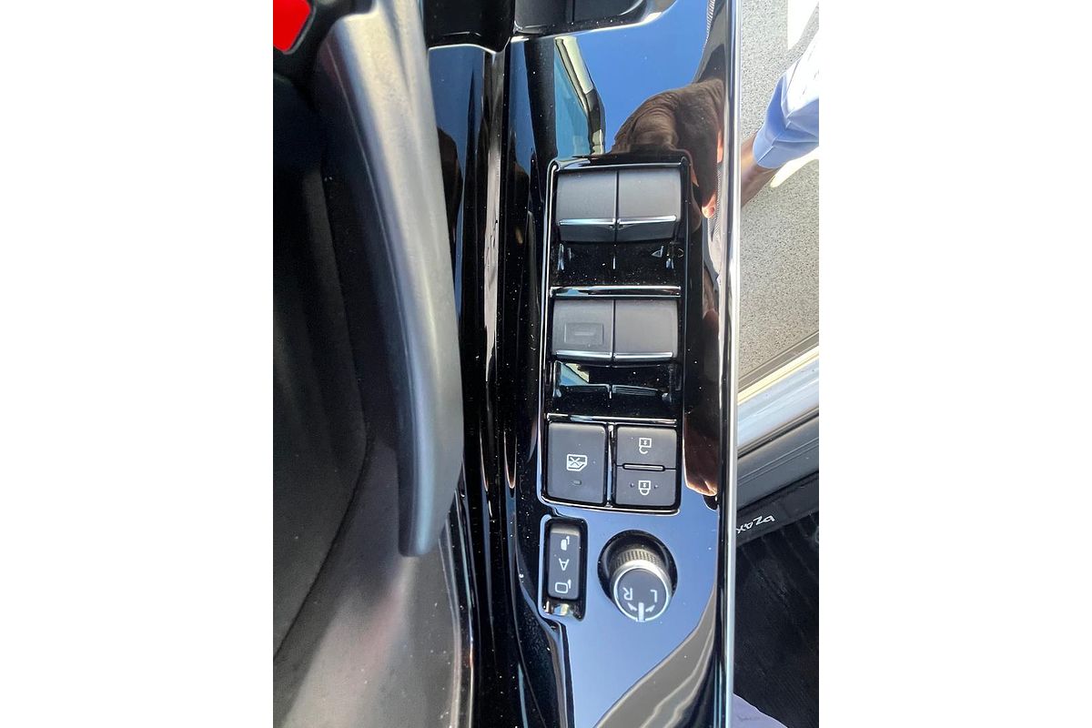 2024 Toyota bZ4X XEAM10R