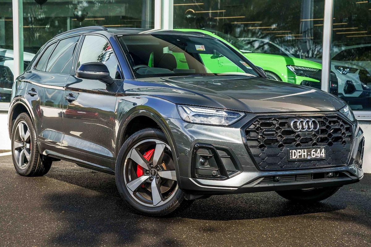 2025 Audi Q5 55 TFSI e S line FY