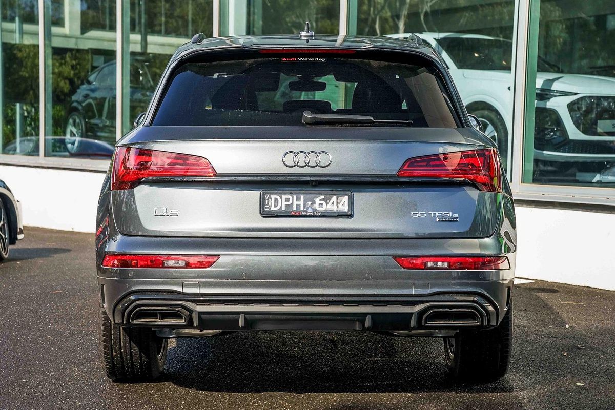 2025 Audi Q5 55 TFSI e S line FY