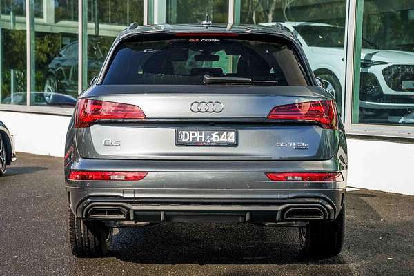 2025 Audi Q5 55 TFSI e S line FY