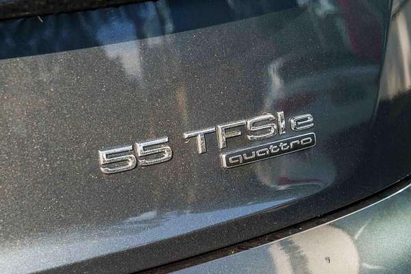 2025 Audi Q5 55 TFSI e S line FY