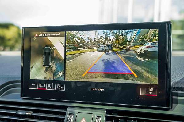 2025 Audi Q5 55 TFSI e S line FY