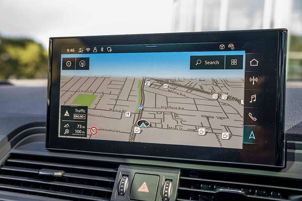 2025 Audi Q5 55 TFSI e S line FY