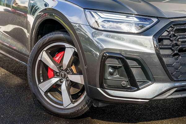 2025 Audi Q5 55 TFSI e S line FY