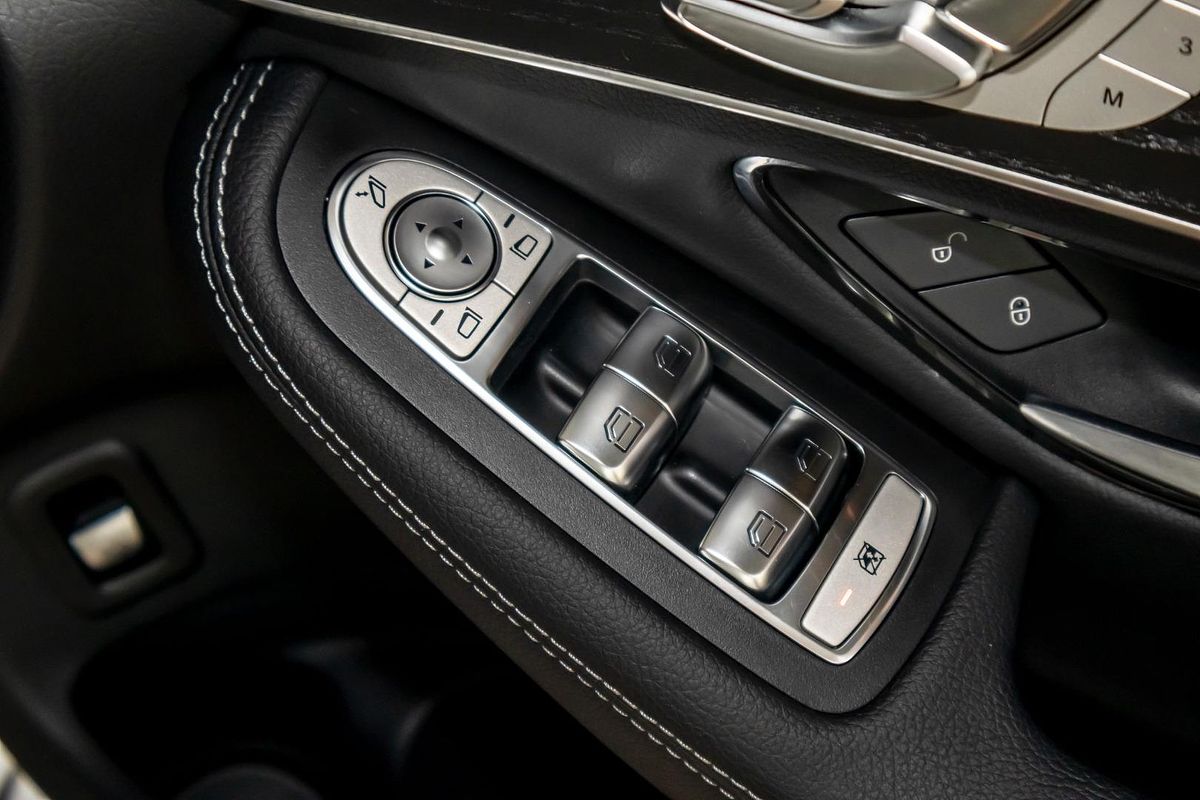 2020 Mercedes-Benz GLC-Class GLC300