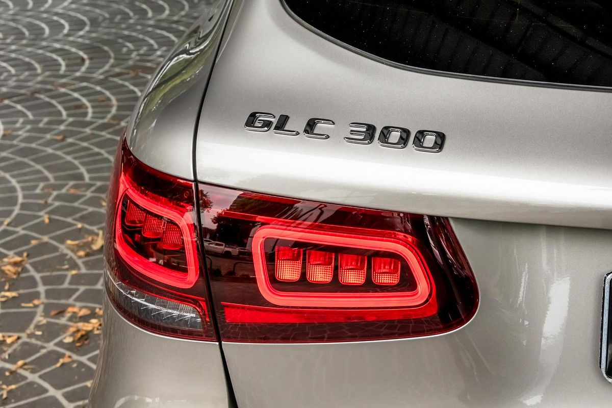2020 Mercedes-Benz GLC-Class GLC300