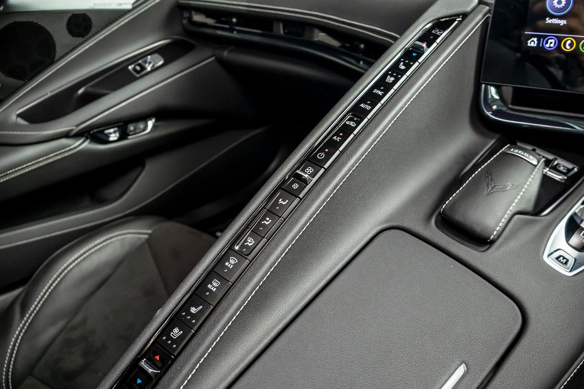 2023 Chevrolet Corvette Stingray 2LT C8