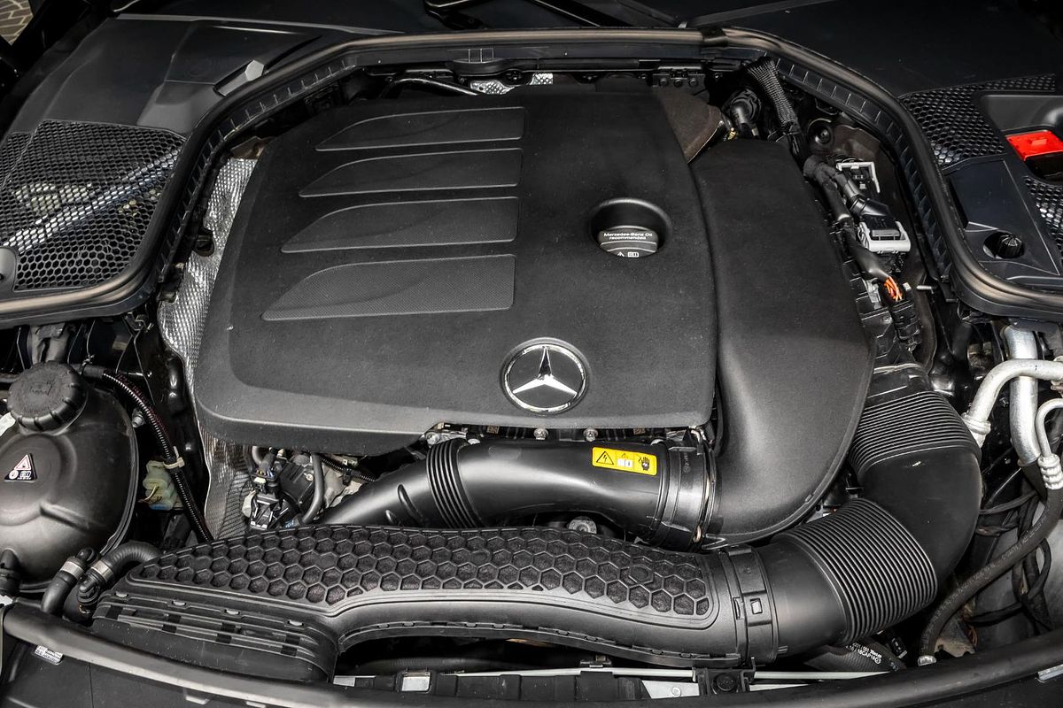 2020 Mercedes-Benz C-Class C200 C205