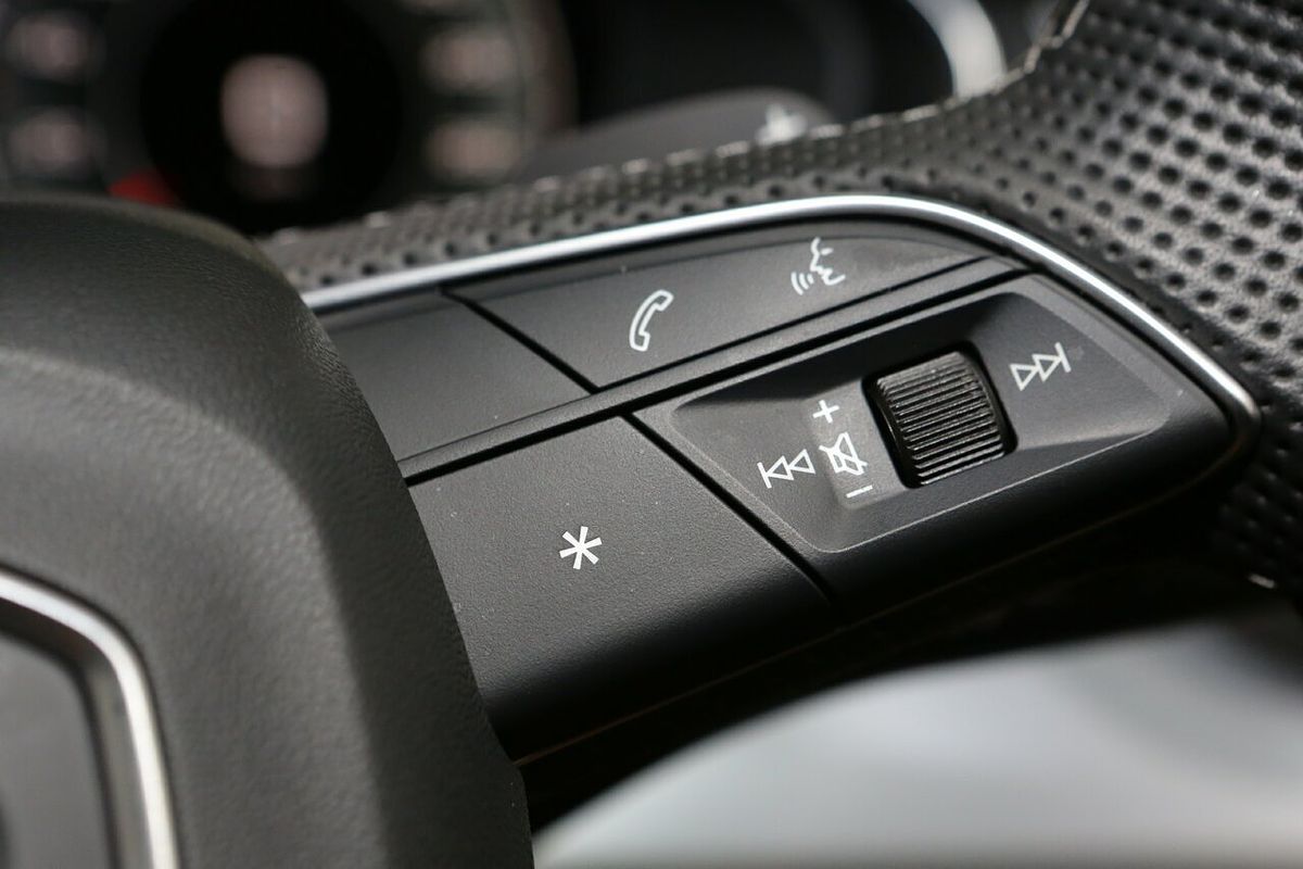 2022 Audi Q5 45 TFSI S line FY