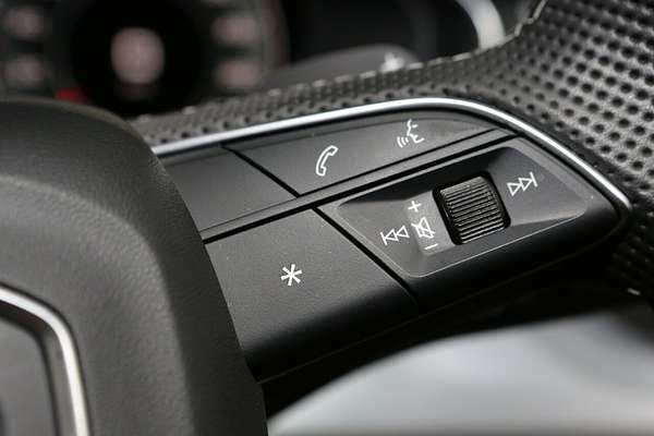 2022 Audi Q5 45 TFSI S line FY