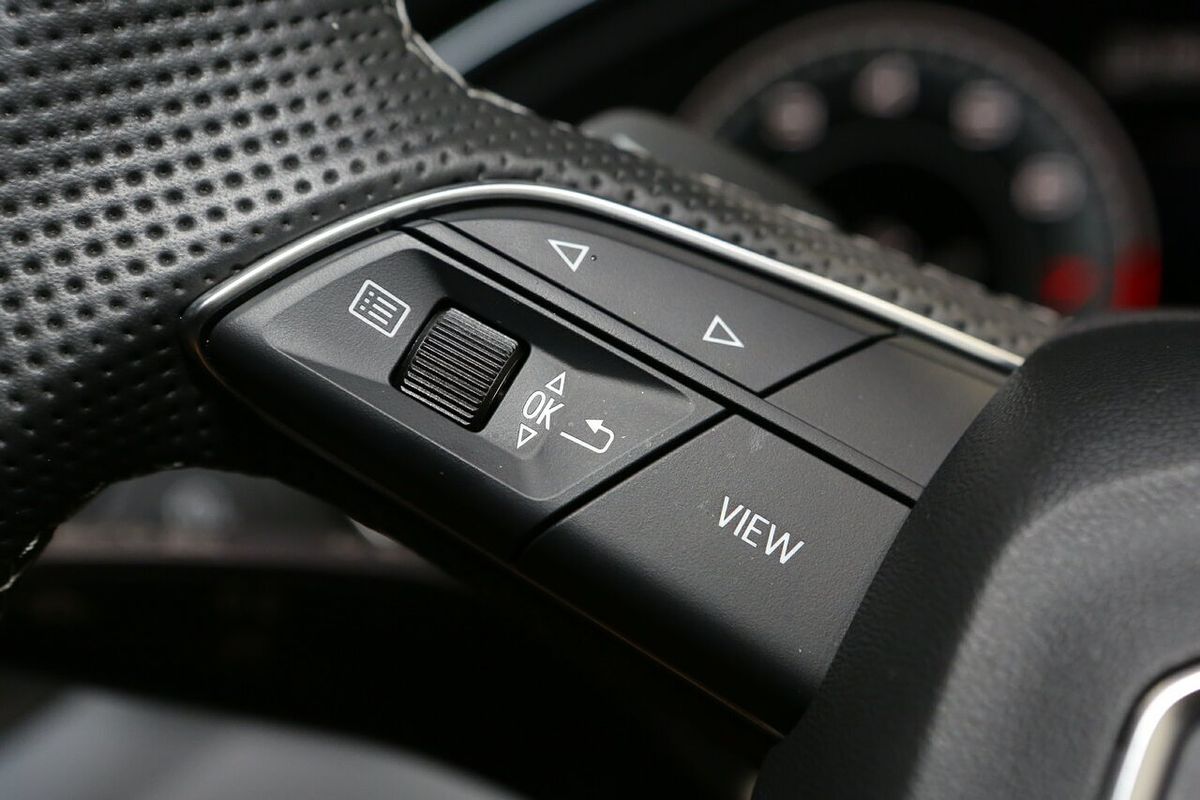 2022 Audi Q5 45 TFSI S line FY