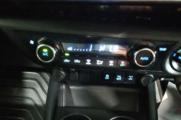 2020 Toyota Hilux SR5 GUN126R 4X4