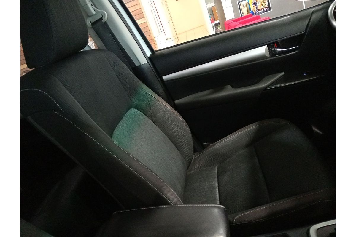 2020 Toyota Hilux SR5 GUN126R 4X4