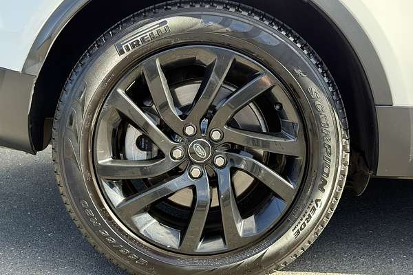 2017 Land Rover Discovery TD6 SE Series 5