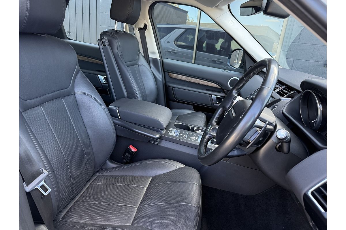 2017 Land Rover Discovery TD6 SE Series 5