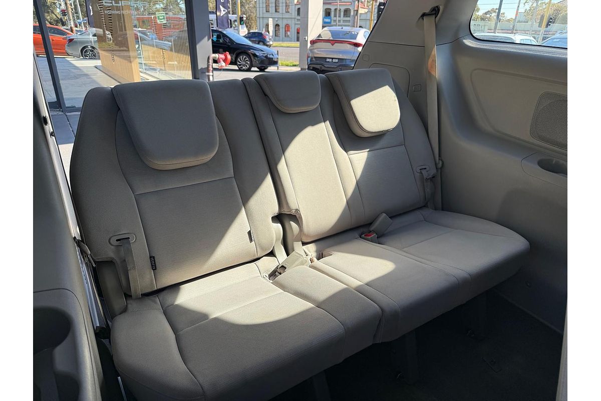 2016 Kia Carnival S YP