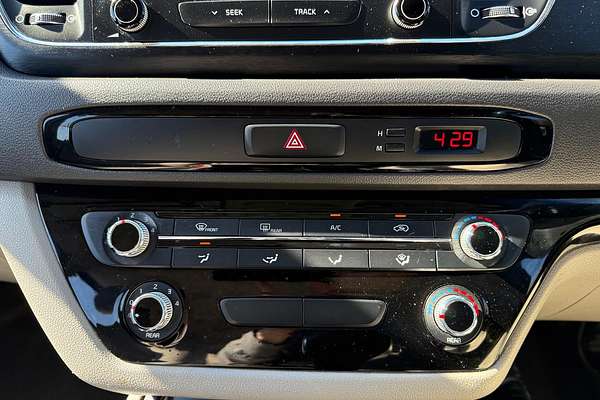 2016 Kia Carnival S YP