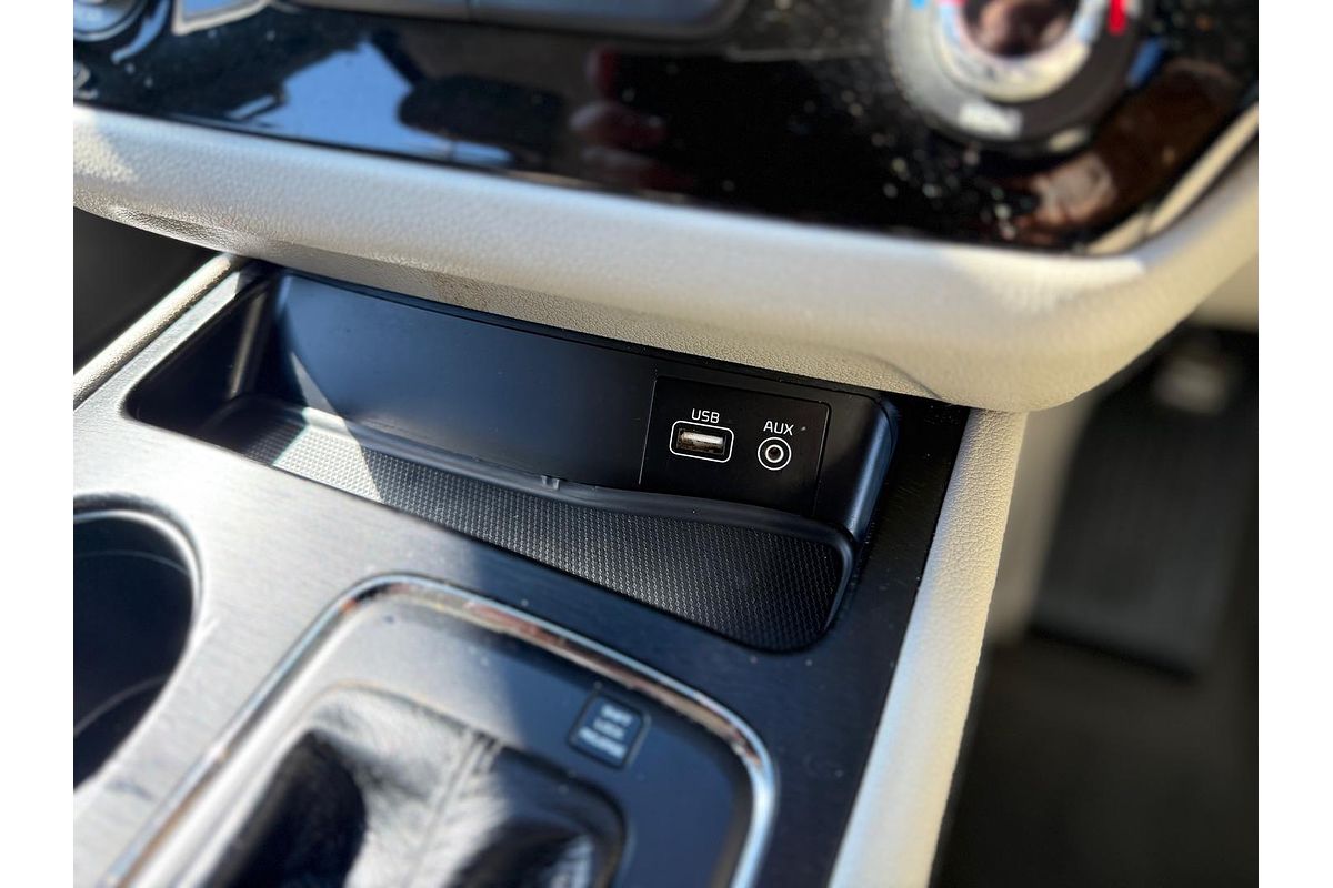 2016 Kia Carnival S YP