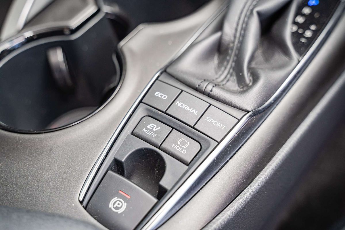 2021 Toyota Camry Ascent AXVH70R