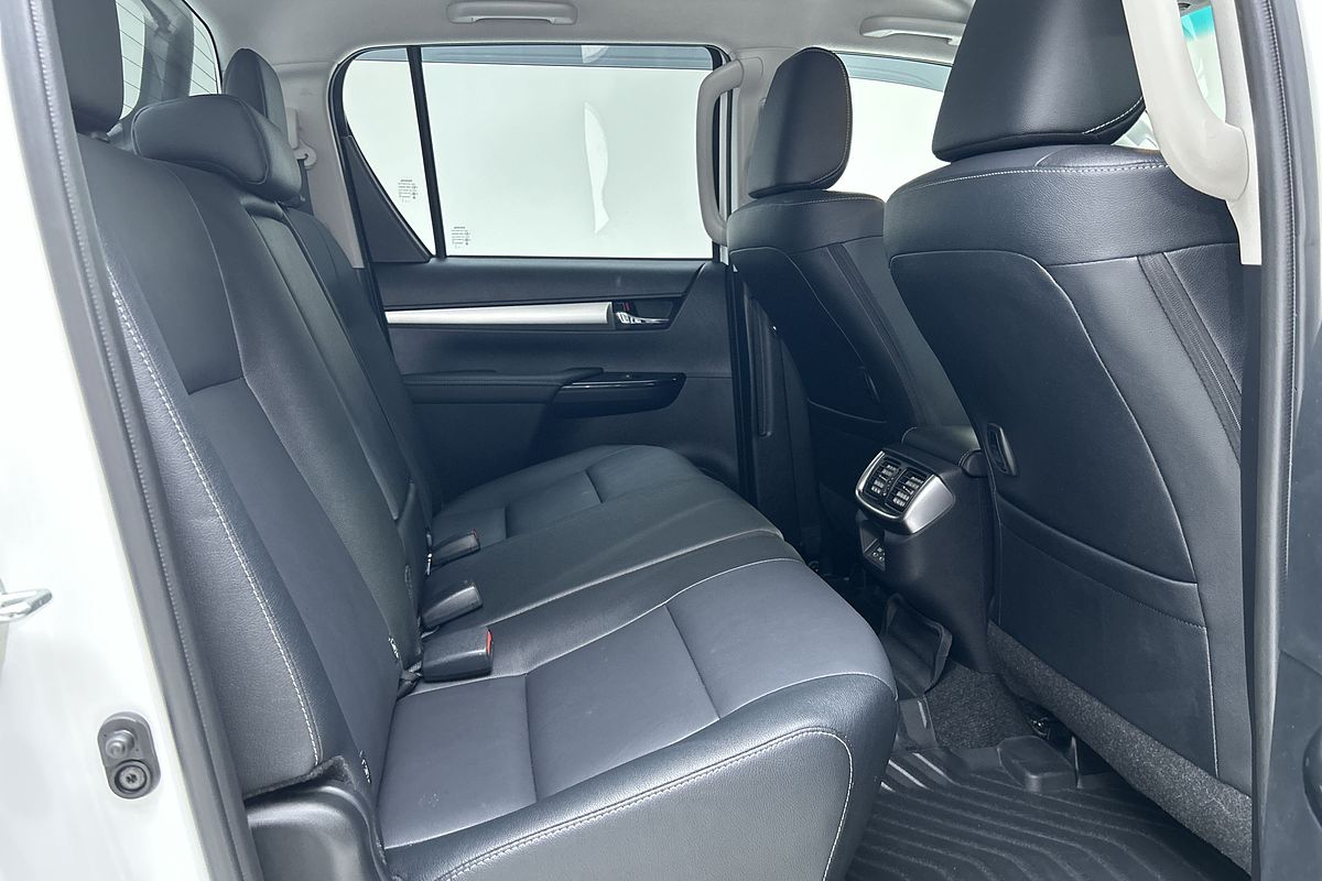 2024 Toyota Hilux SR5 48V GUN126R 4X4