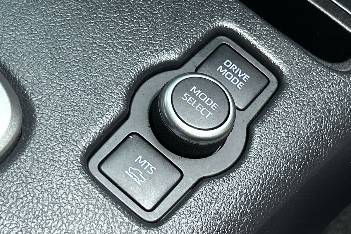 2024 Toyota Hilux SR5 48V GUN126R 4X4