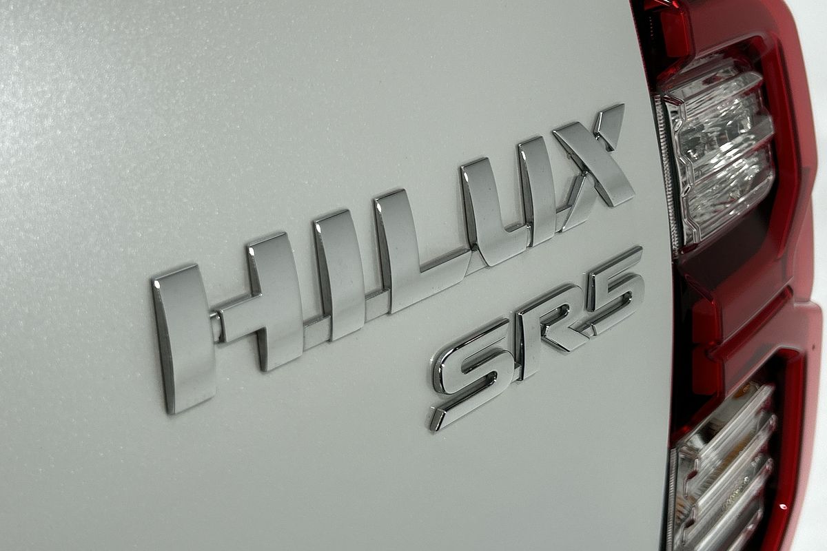 2024 Toyota Hilux SR5 48V GUN126R 4X4