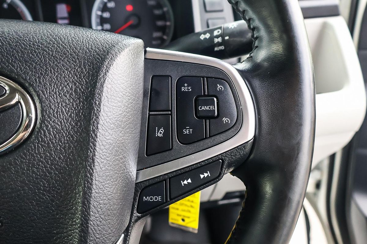 2022 Toyota Hiace Commuter GDH322R ELWB High Roof