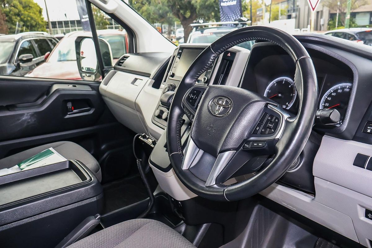2022 Toyota Hiace Commuter GDH322R ELWB High Roof