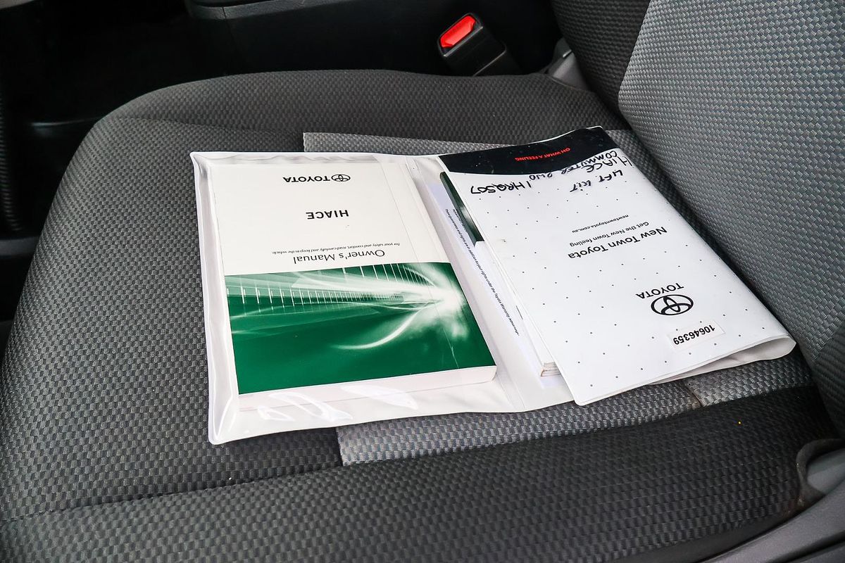 2022 Toyota Hiace Commuter GDH322R ELWB High Roof