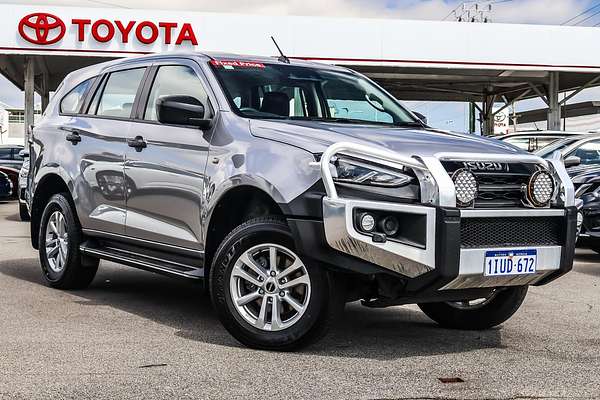 2022 Isuzu MU-X LS-M