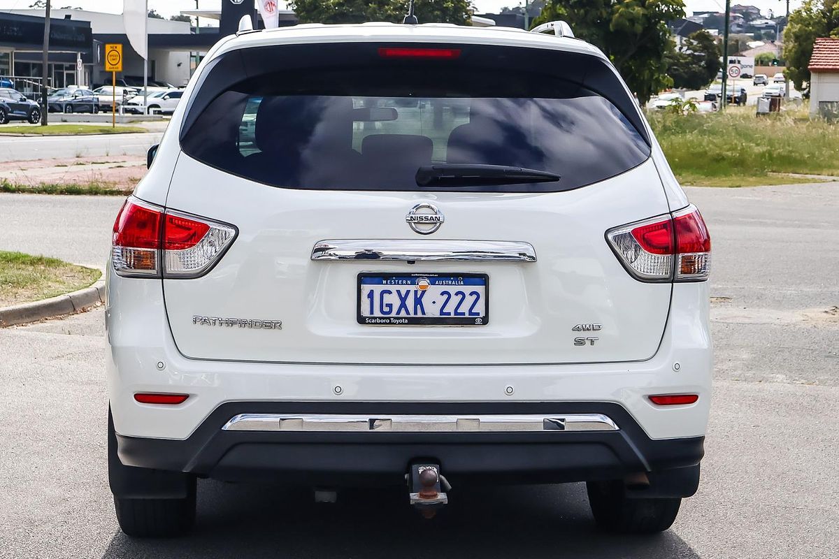 2016 Nissan Pathfinder ST R52