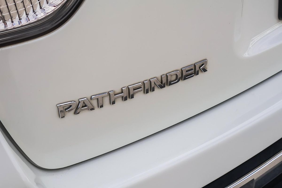 2016 Nissan Pathfinder ST R52