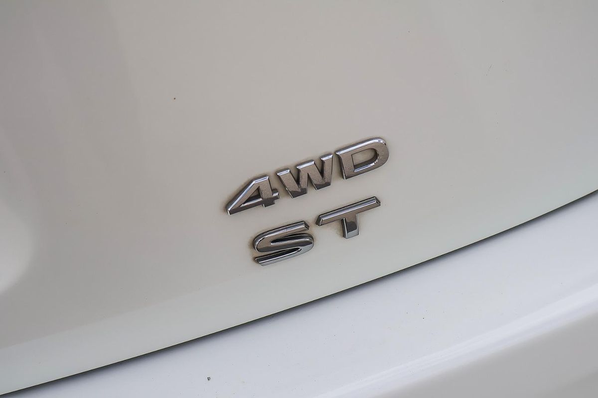 2016 Nissan Pathfinder ST R52