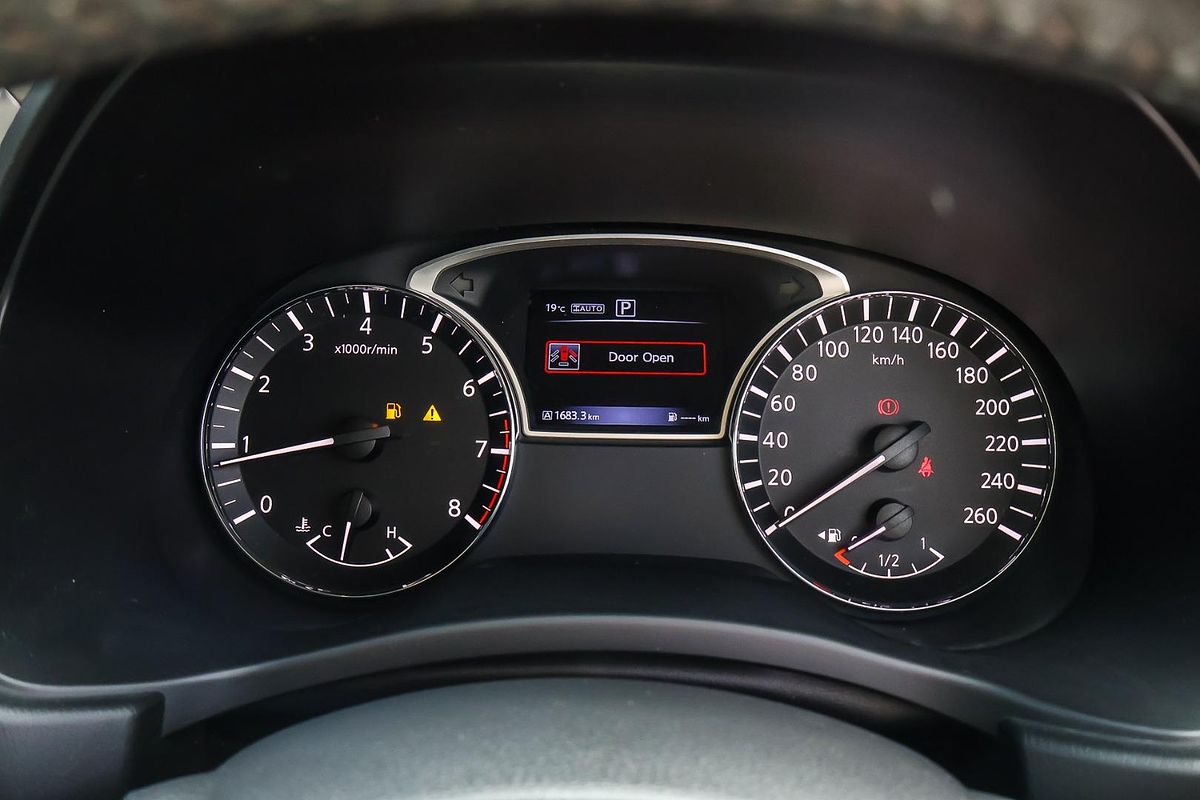 2016 Nissan Pathfinder ST R52