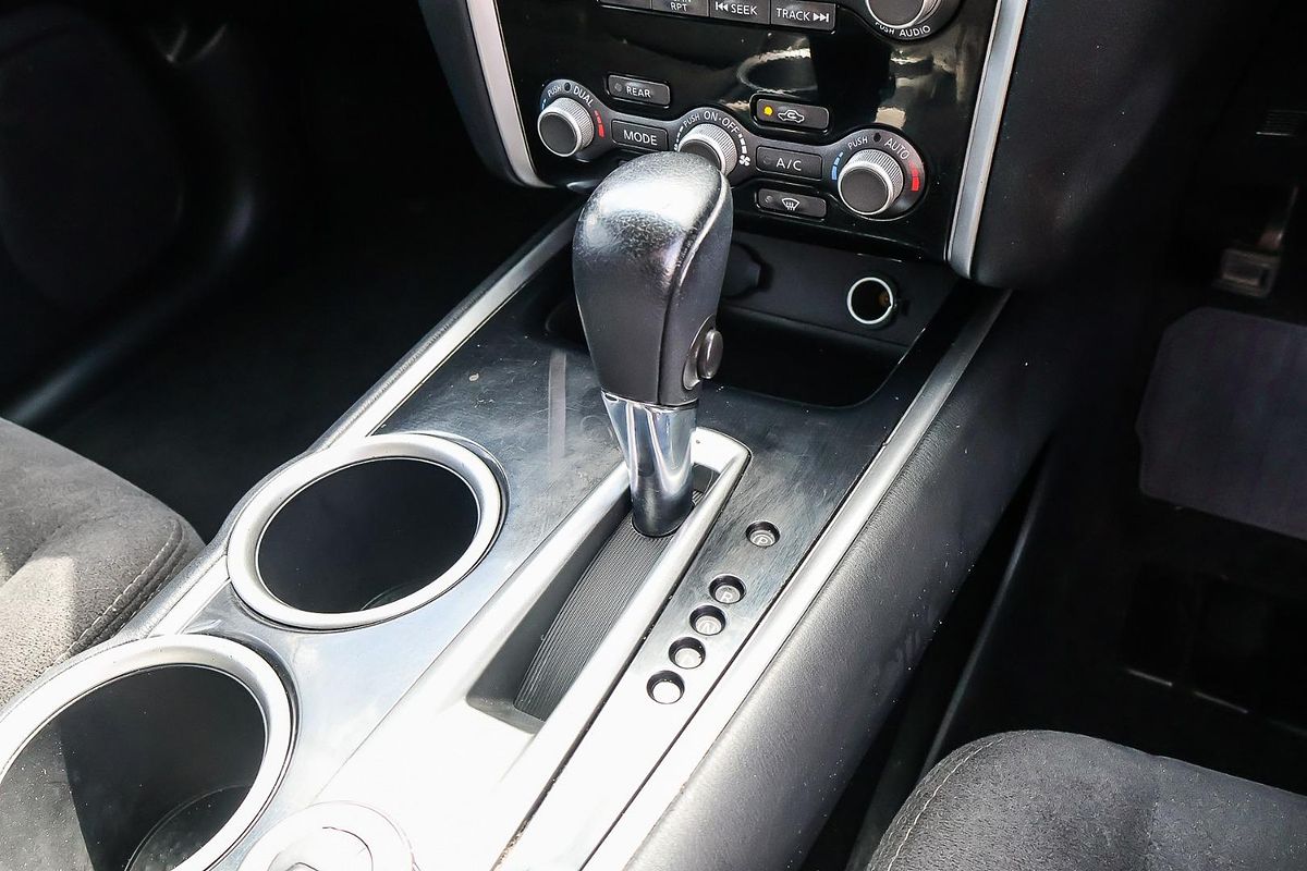 2016 Nissan Pathfinder ST R52