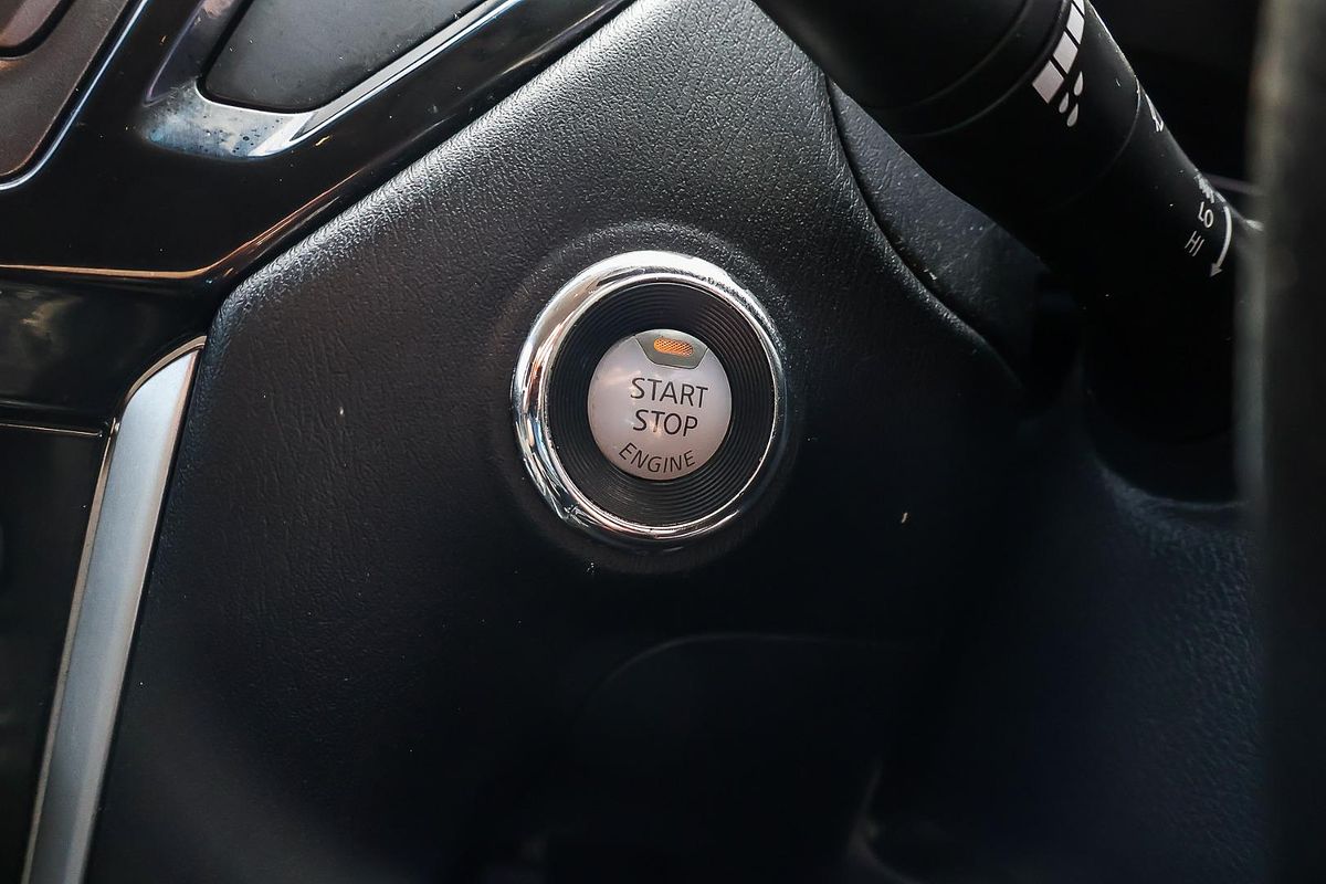 2016 Nissan Pathfinder ST R52