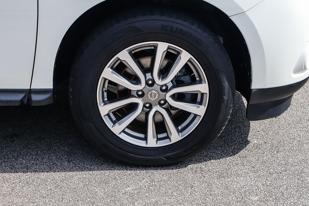 2016 Nissan Pathfinder ST R52