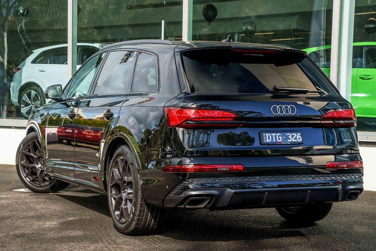 2025 Audi Q7 50 TDI S line 4M