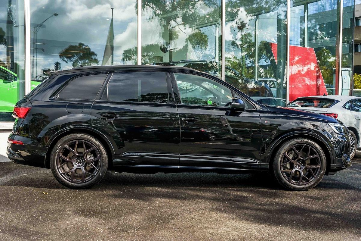 2025 Audi Q7 50 TDI S line 4M